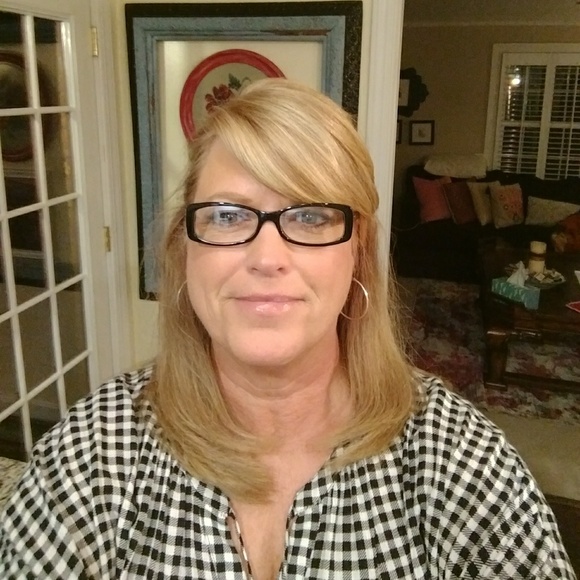 Meet your Posher, Mary - Picture 2 of 2